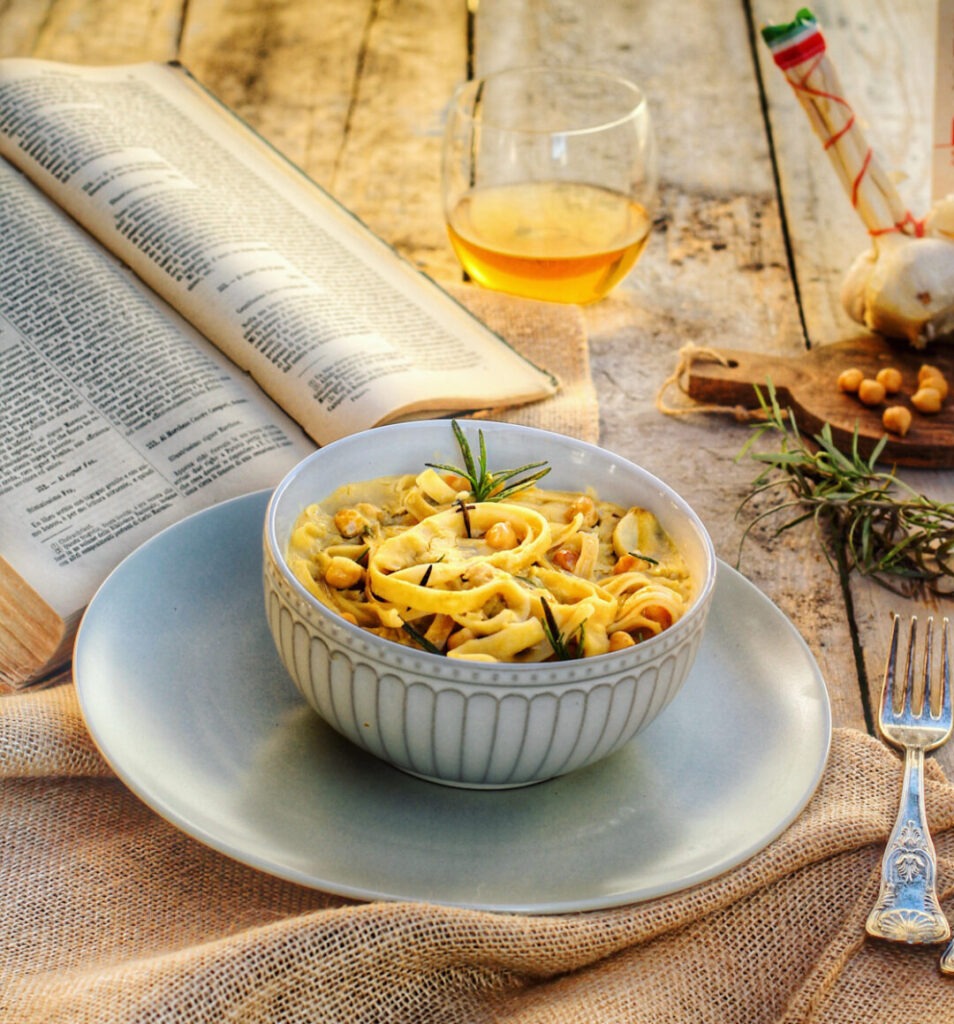 pasta e ceci tipica pasta italiana
