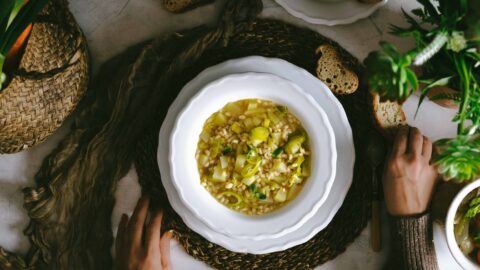 zuppa d'orzo con porri e patate